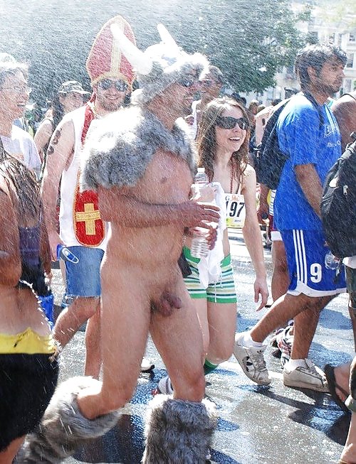 Public Cfnm Fun (cfnm) Vii #18550193