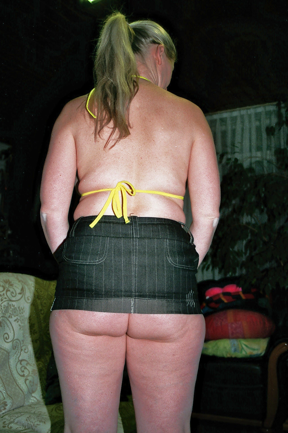 Gs - 黄色いビキニを着たホットな女の大きなメロン 1
 #15192475