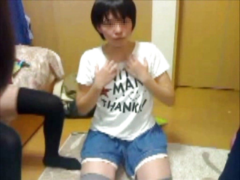 Estudiantes japoneses broma en la webcam
 #11147429
