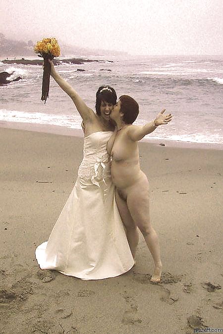 Alcune foto amatoriali di coppia sposata
 #21653976
