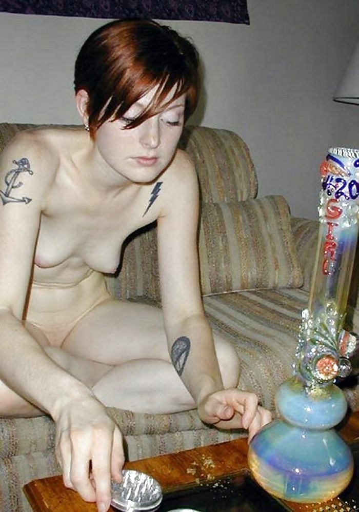 Chicas Stoners
 #409185