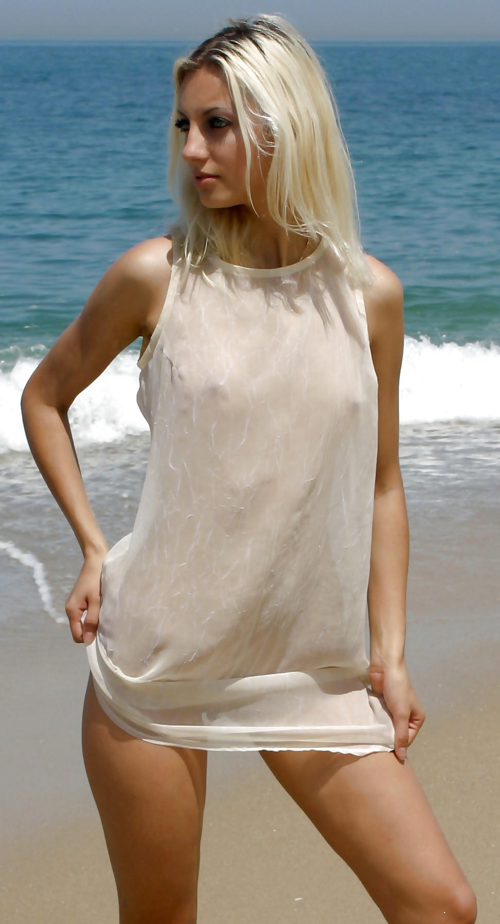 Braless 85
 #5509780