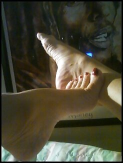 MORE OF MY LEGS n PRETTY TOES #2014093
