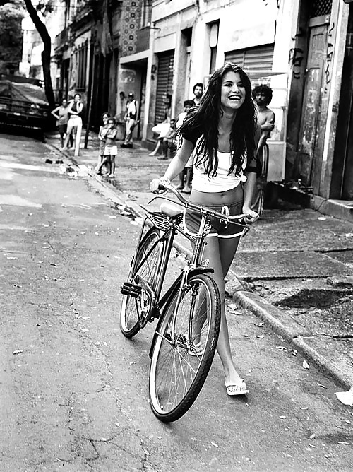 Chica del coche de la bicicleta
 #2538325