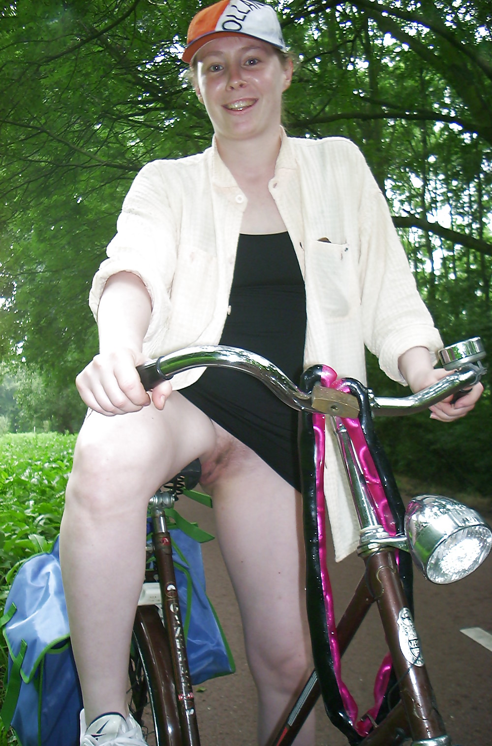 Chica del coche de la bicicleta
 #2538556