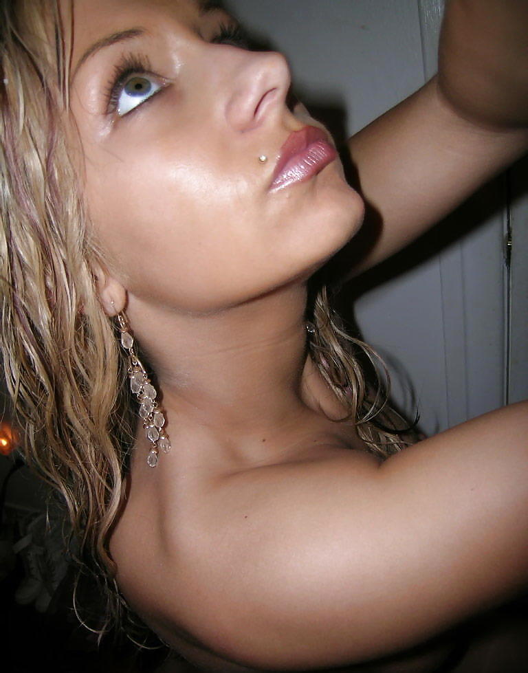 Self pics of hot blonde teen with perfect body #3418735