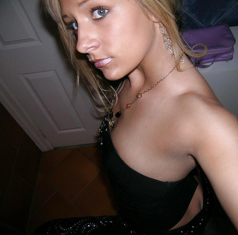 Self pics of hot blonde teen with perfect body #3419129