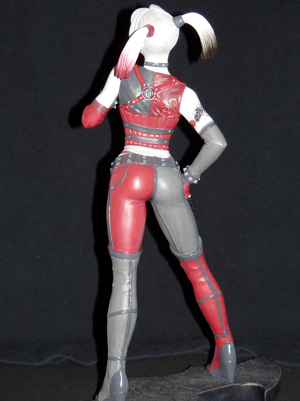 Harley quinn.statue cumbatth
 #19395803