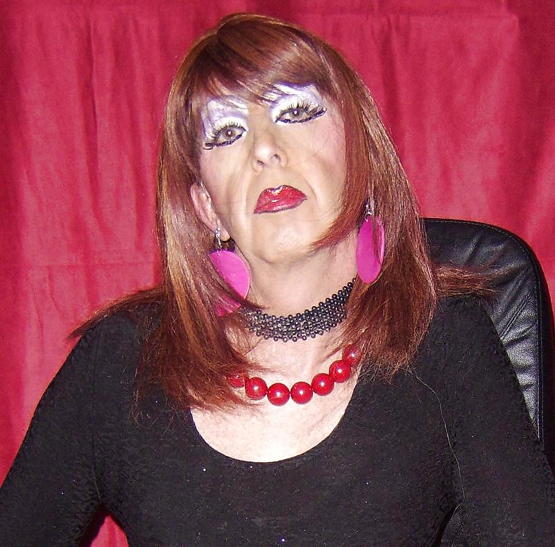 Cabeza roja puta transexual
 #5314330