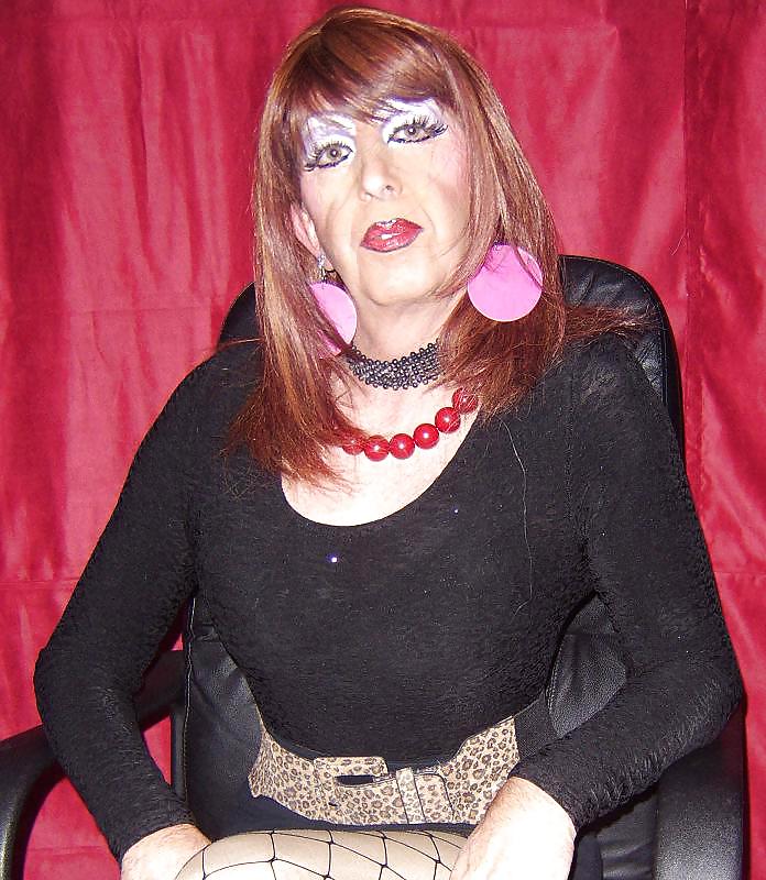 Cabeza roja puta transexual
 #5314339