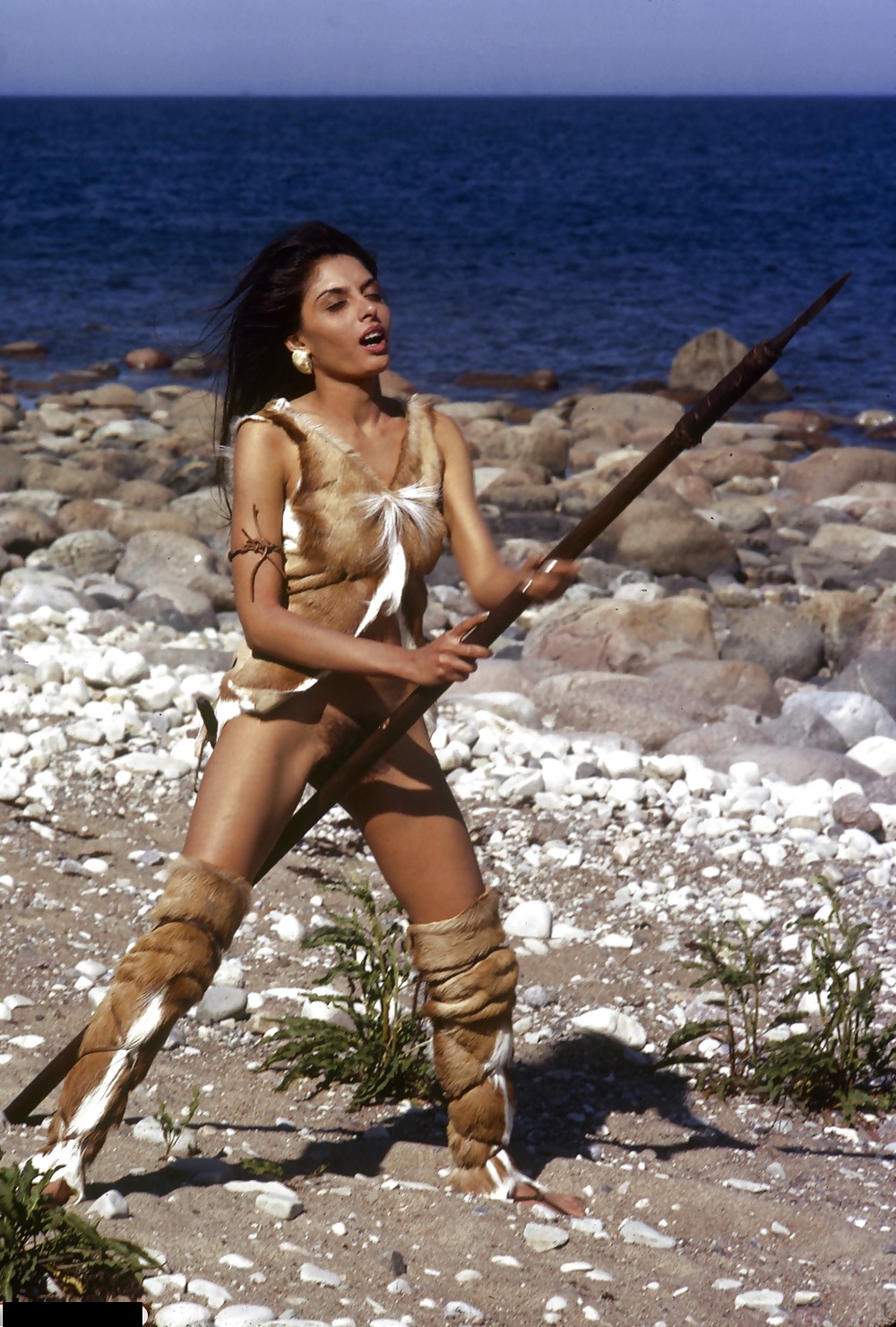 Cavewoman Ravagea Dans Les Bois #18002026