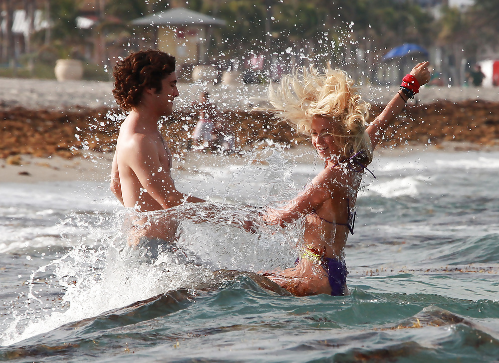 Julianne Hough In Bikini filming Rock of Ages in Miami #3951941