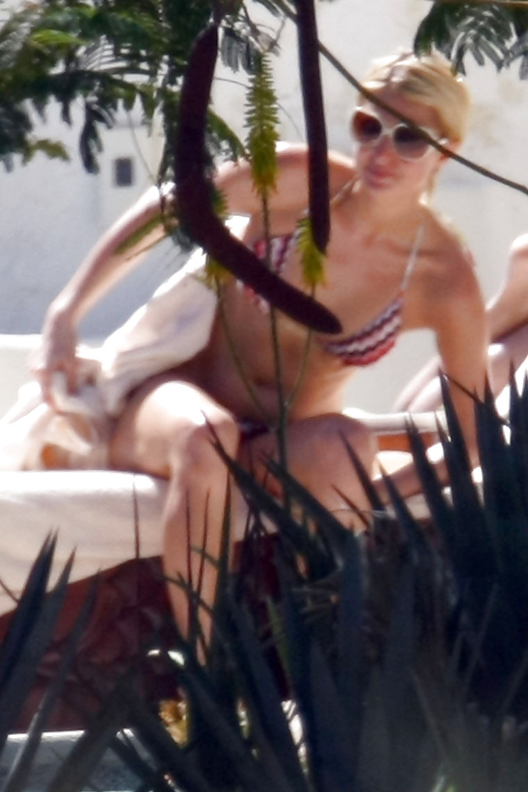 Paris Hilton Topless Sunbathing in Mexico  #2011562