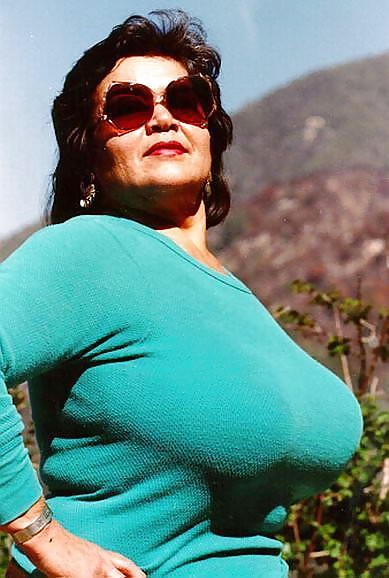 Clothed - unclosed matures & grannies #4037855