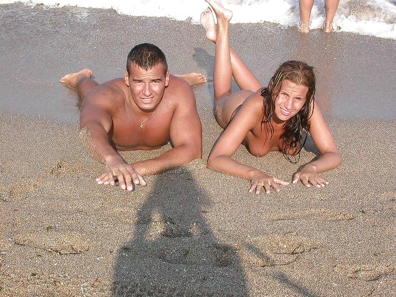 Spiaggia nudista adolescenti
 #1143537