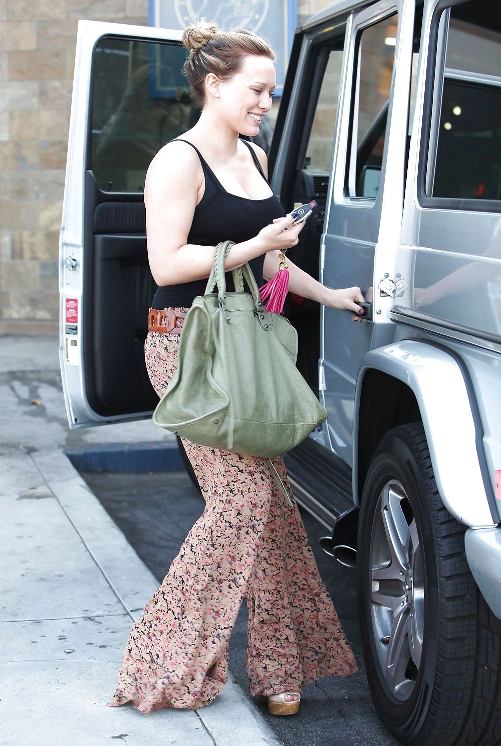 Hilary Duff Slight Cleavage and Pokies O and A in Hollywood #5546489