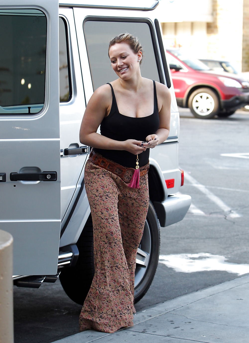 Hilary Duff Slight Cleavage and Pokies O and A in Hollywood #5546880