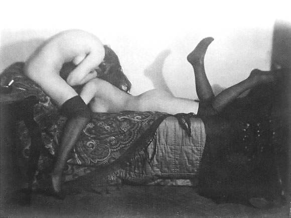 Vintage lesbianas b&w
 #10246914