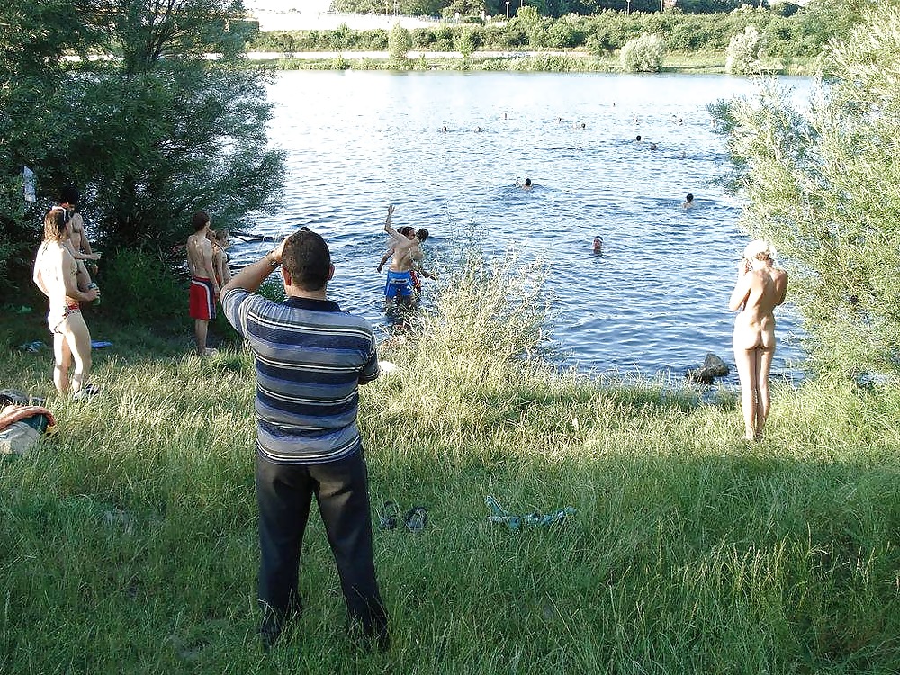 Jóvenes nudistas en la playa
 #1123331