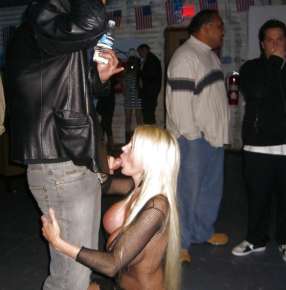 Public Viewing -232- #17925404