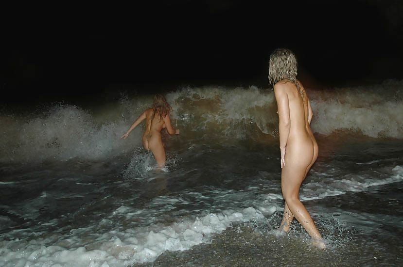 Lesbian night games on the beach - N. C.  #2572676