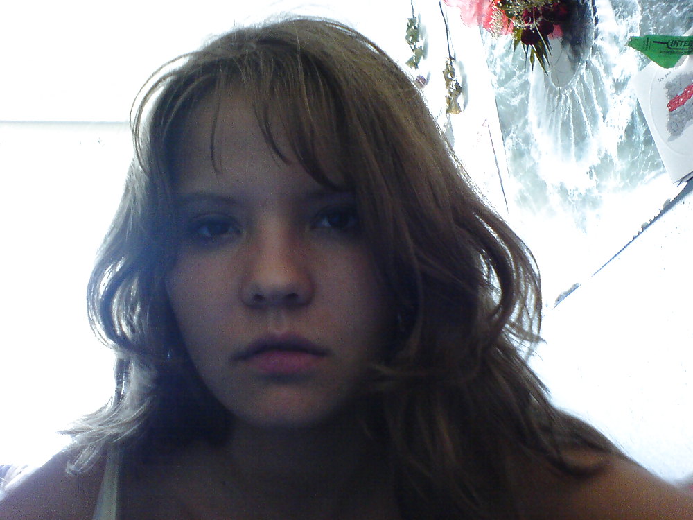 Blonde schuelerin im urlaub
 #21073862