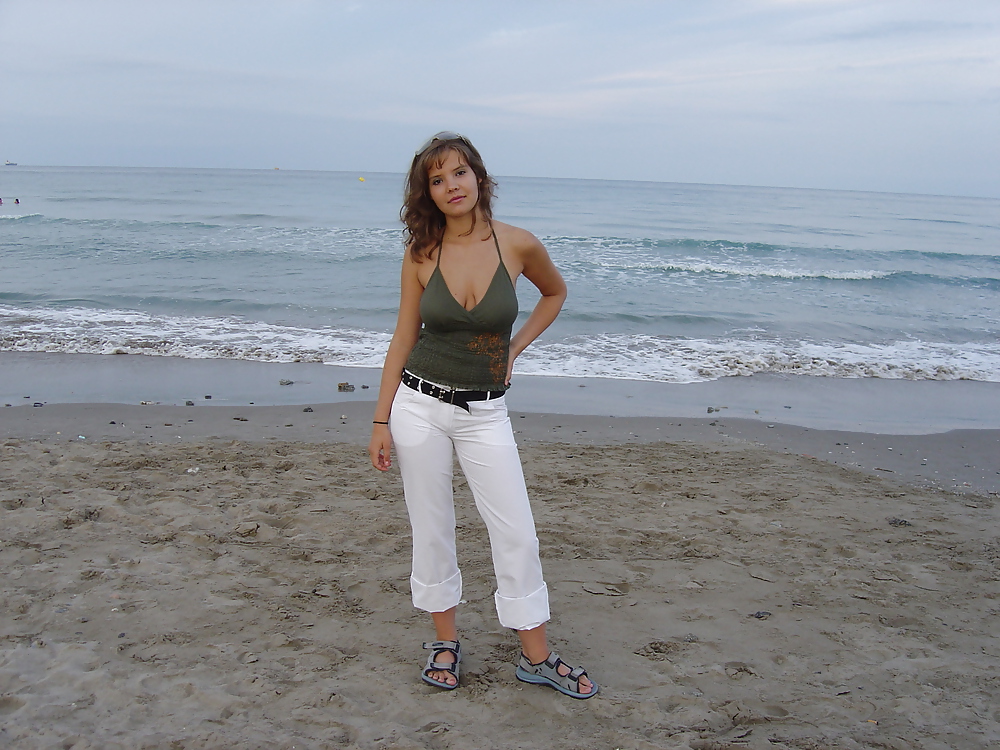 Blonde schuelerin im urlaub
 #21073910