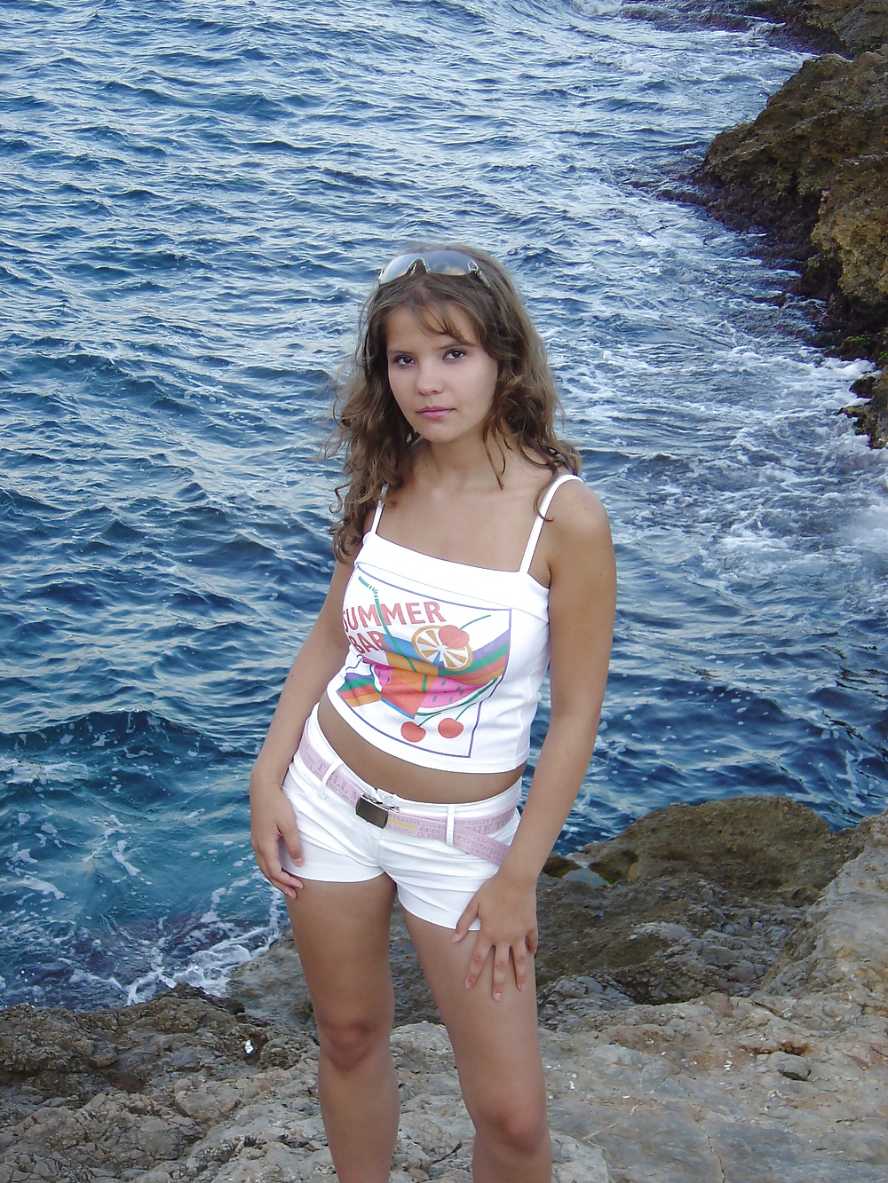 Blonde schuelerin im urlaub
 #21073924