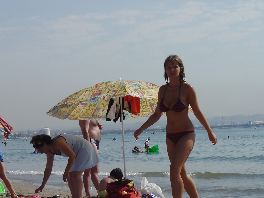 Blonde schuelerin im urlaub
 #21073973