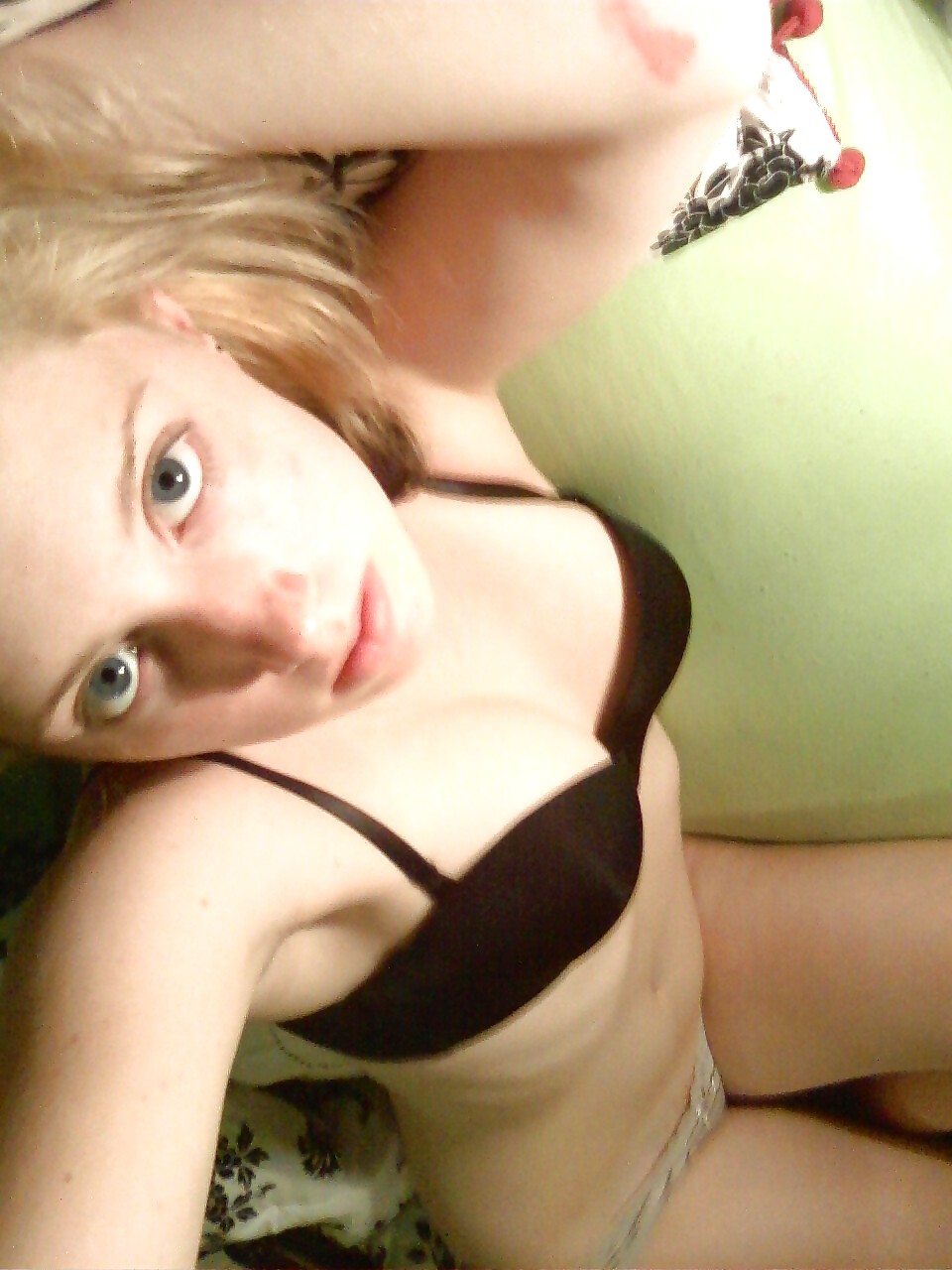 Self Shot Teen From, SmutDates #5953585