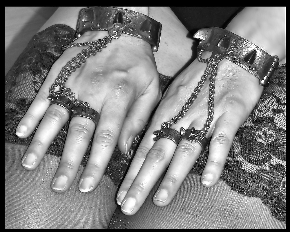 Black and White 2 #8983675
