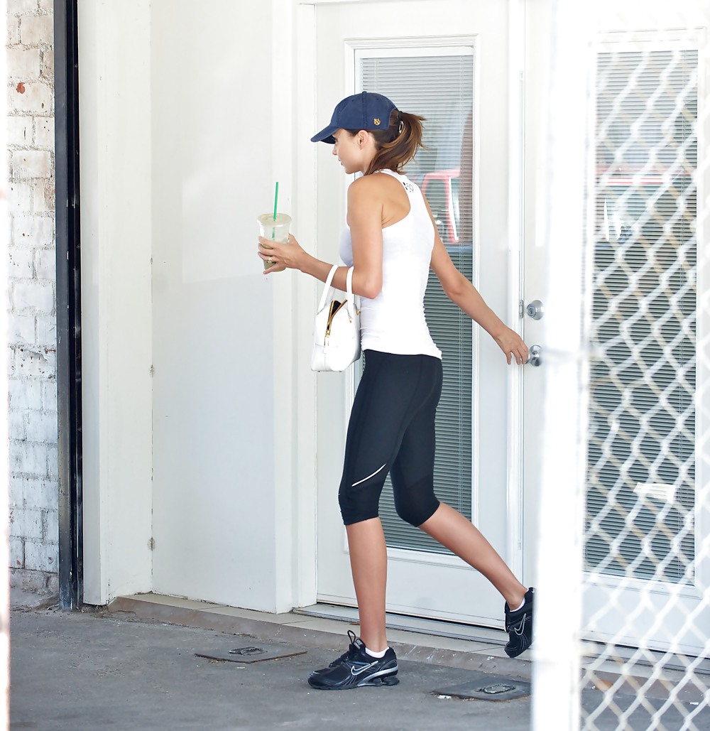 Miranda Kerr in tights leaving a gym in Hollywood #4428253