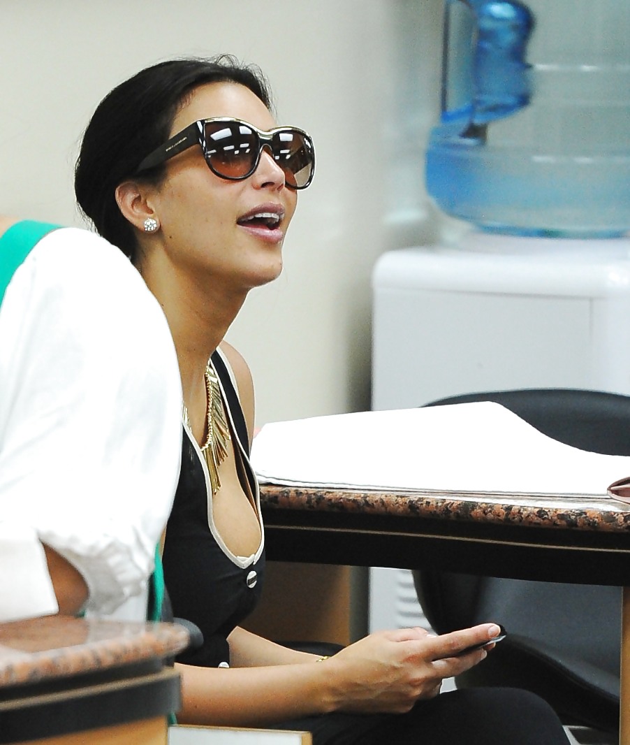 Kim kardashian è andato a fare shopping 05.05.2011
 #3705779