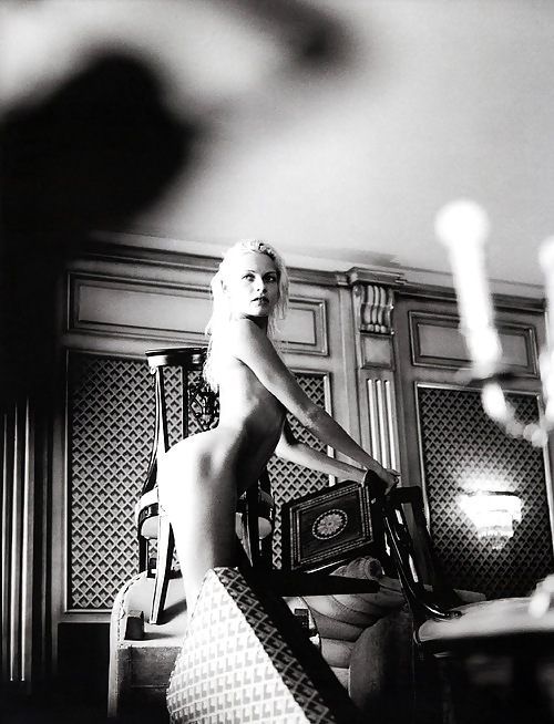 Algo nuevo, algo prestado
 #22458529