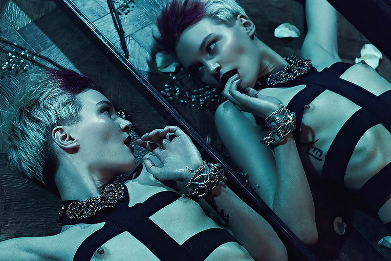 Algo nuevo, algo prestado
 #22458965