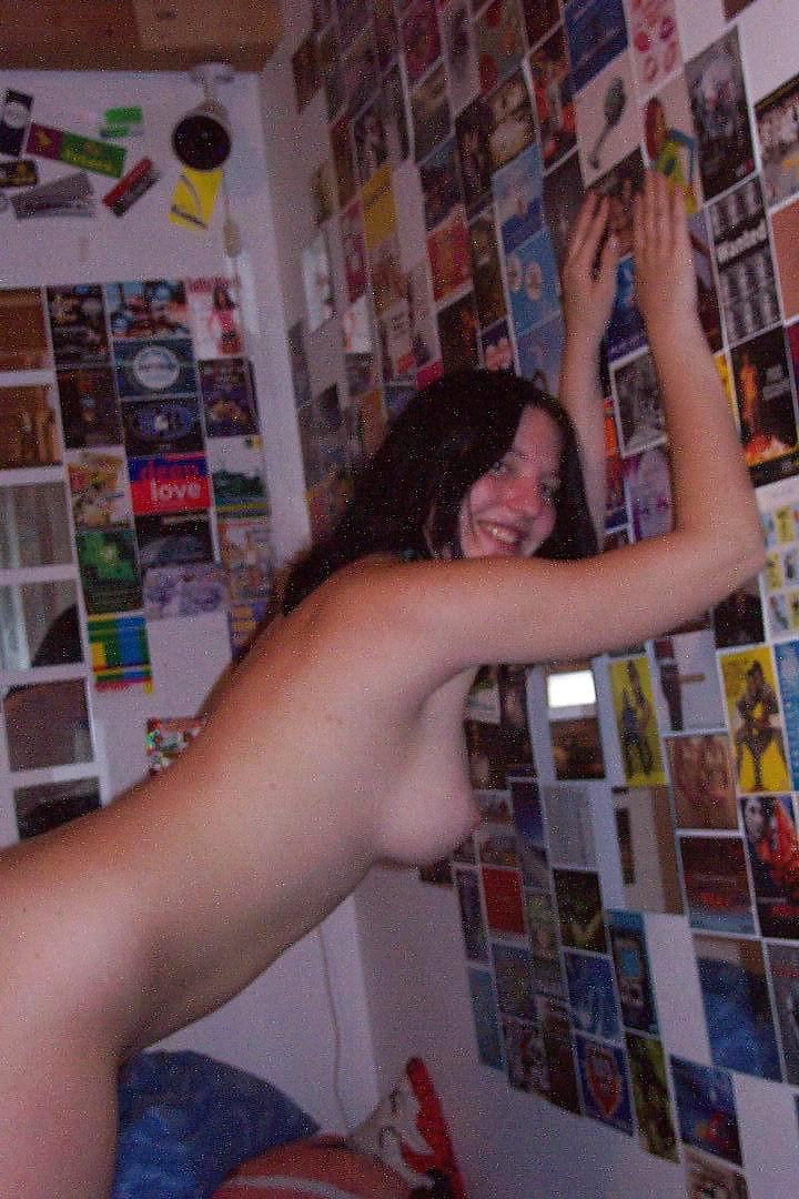 SEXY & HORNY AMATEUR SLUTS 07 #9747096