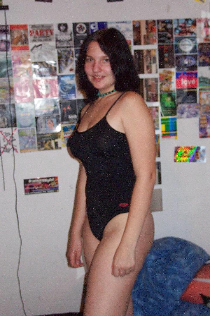 SEXY & HORNY AMATEUR SLUTS 07 #9747214