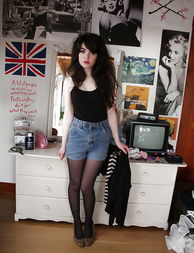 タイトなショートパンツ
 #10853932