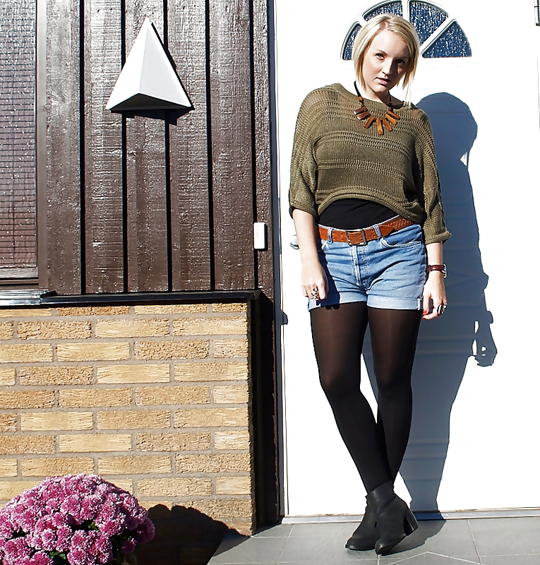 タイトなショートパンツ
 #10853955