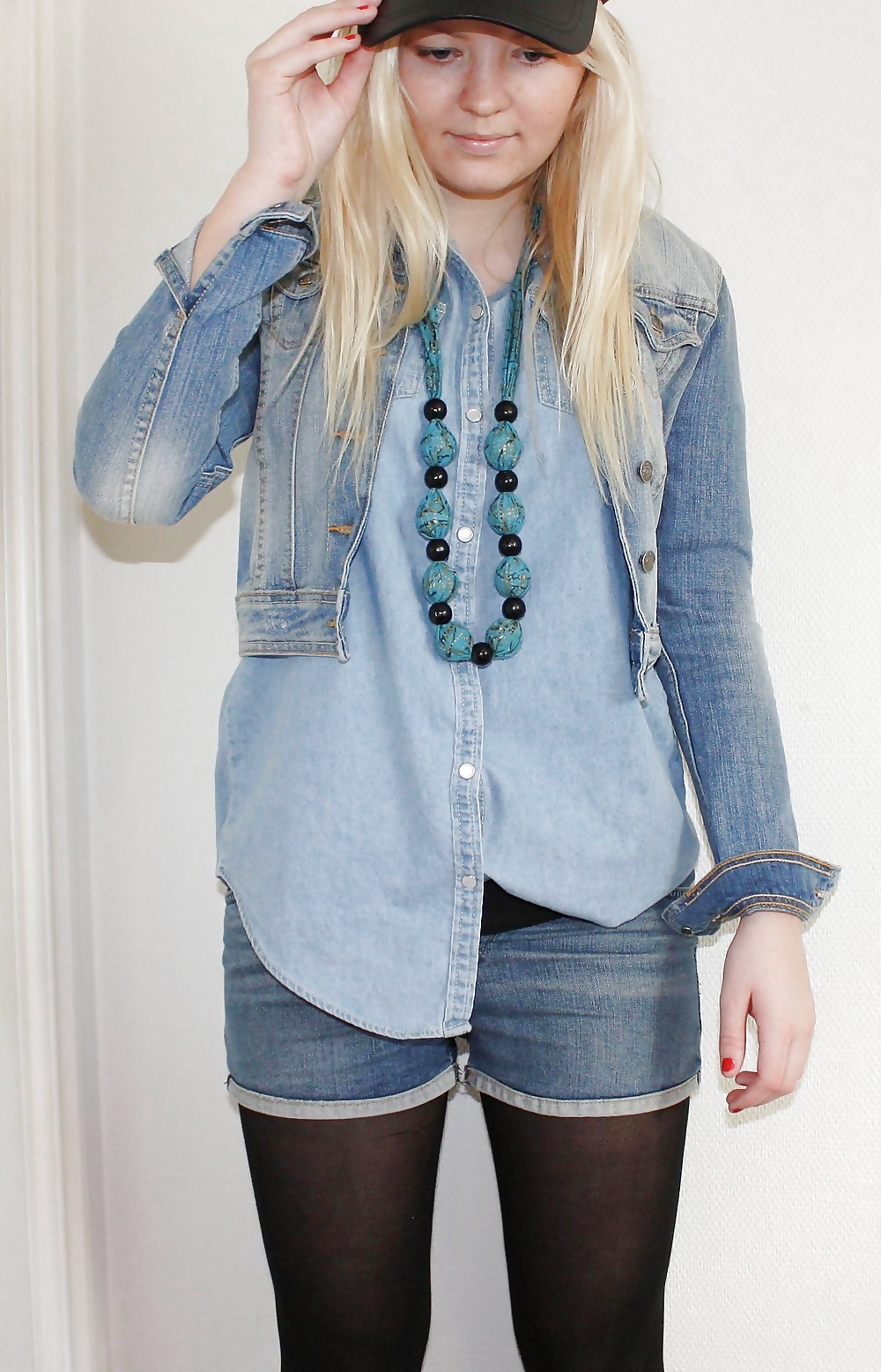 タイトなショートパンツ
 #10853969