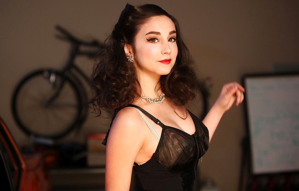 Molly Ephraim #20998718