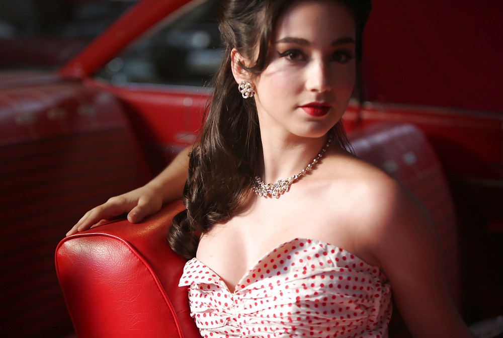 Molly Ephraim #20998831