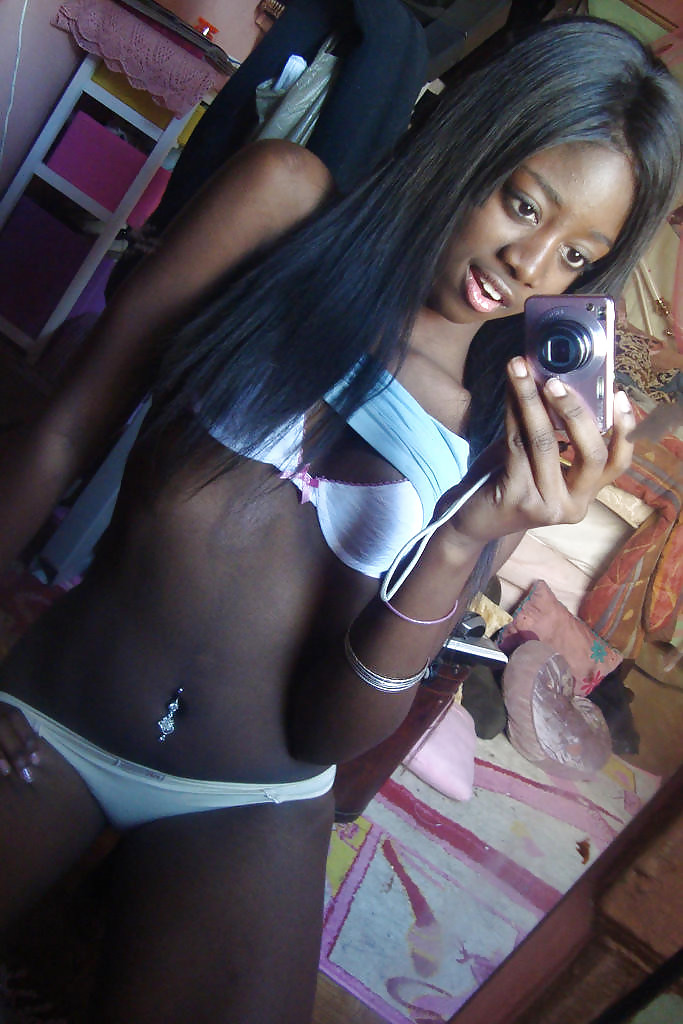 BLACK AMATEUR GIRLS - SELF PICS XV #8835264