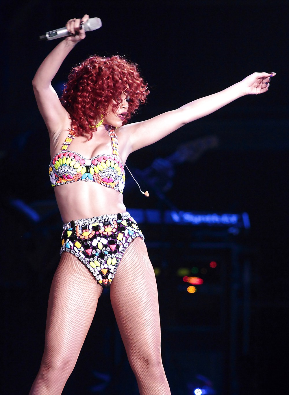 Rihanna actuando en su concierto en baltimore
 #4038897