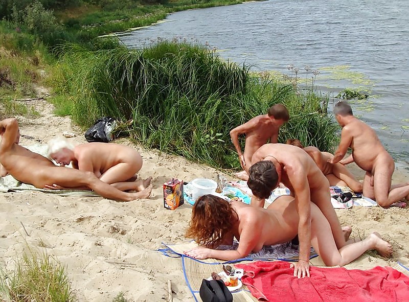 Sesso sulla spiaggia - 5
 #13816906