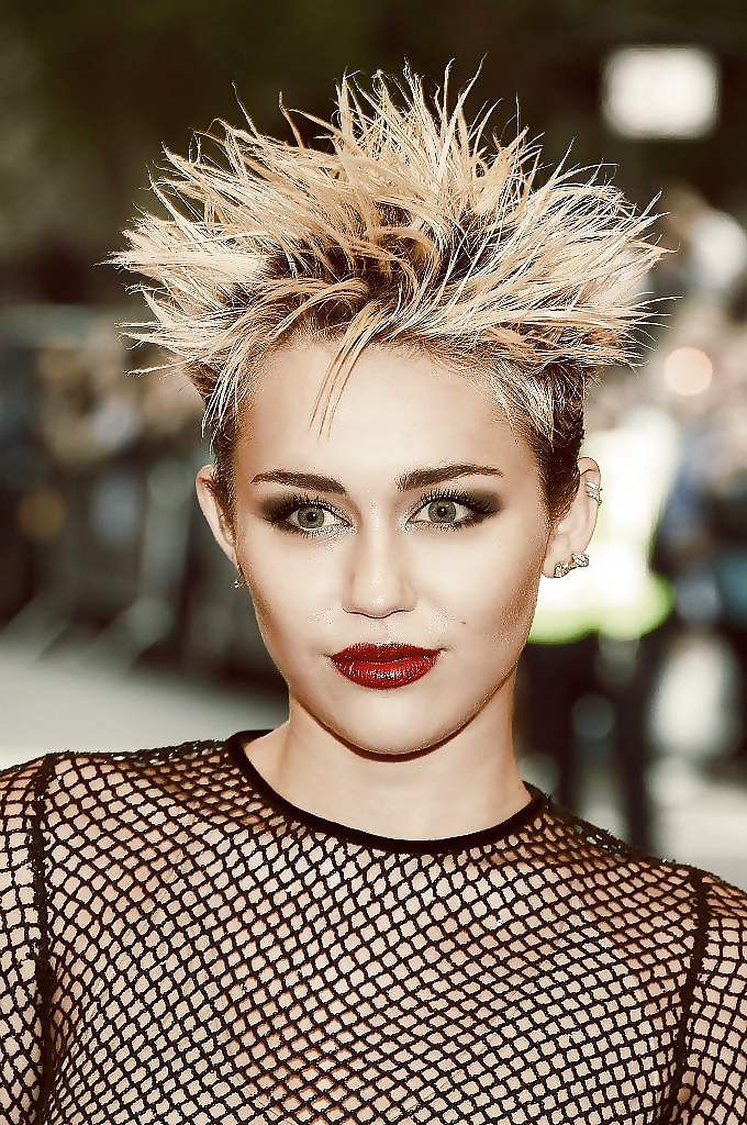 Hot Miley Cyrus (hq Fotos) #21960919
