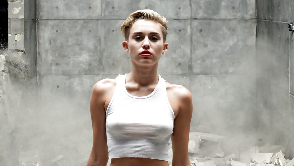 Hot miley cyrus (hq pics)
 #21961341