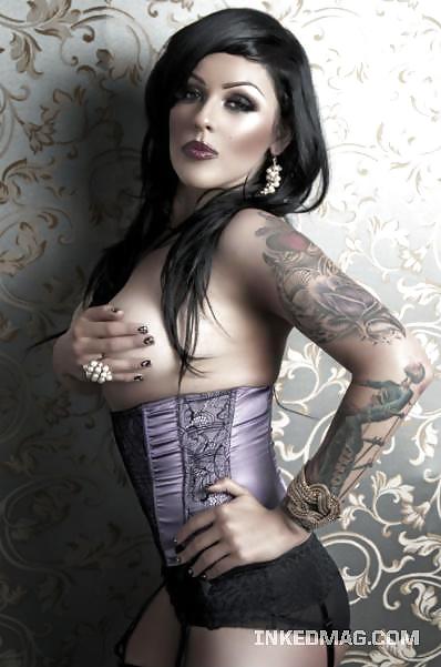 I love tattooed women! #889700