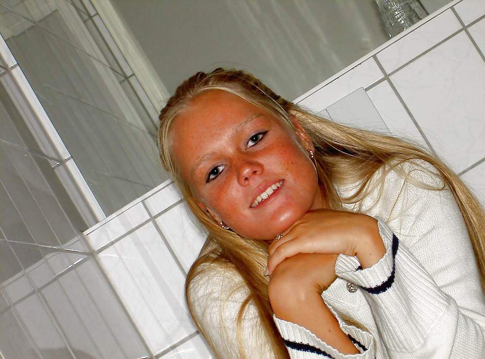 Sweet freckled swiss girl, suesses schweizer maedchen
 #6146544