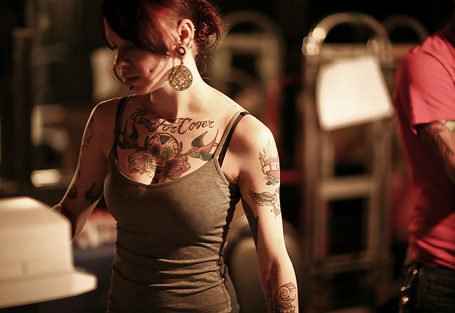 MoRe tattooed chick hotness! - BD71 #7895594